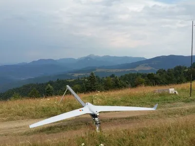 Drona 100% românească ce poate fi cumpărată de armată: Zboară 30 de km și se recuperează cu parașuta / defenseromania