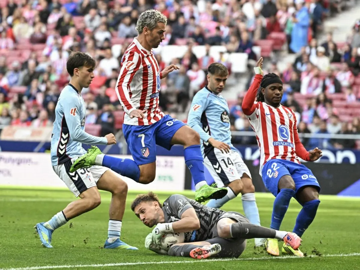 Ionuţ Andrei Radu, portarul lui Celta Vigo, în timpul unui meci cu Atletico Madrid - Foto: Profimedia Images