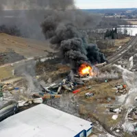 Accident chimic în SUA: Un tren cu clorură de vinil a luat foc / Foto: Profimedia