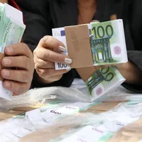 Am cheltuit cu peste 22.000.000.000 € mai mult decât am produs. Deficit de 7% - Foto: Profimedia Images