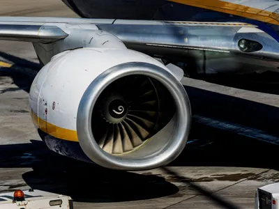 Tragedie în Italia. Un bărbat alergat de poliție, mort după ce a fost aspirat în motorul unui avion - Foto: Profimedia images - Caracter ilustrativ