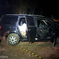 Contrabandişti de ţigări, somați cu focuri de armă la graniţa cu Rep. Moldova. / Foto: agerpres.ro