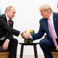 Putin acceptă negocieri de pace în Ucraina, cu o condiție. Trump are „misiunea” de a „calma” Europa - Foto: Profimedia images