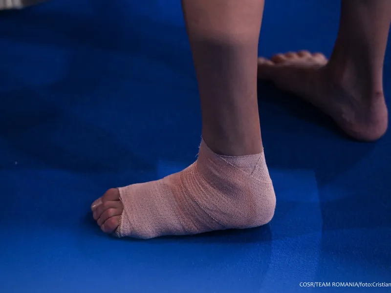 Larisa Iordache a ratat finala olimpică la bârnă, din cauza durerilor. Foto COSR