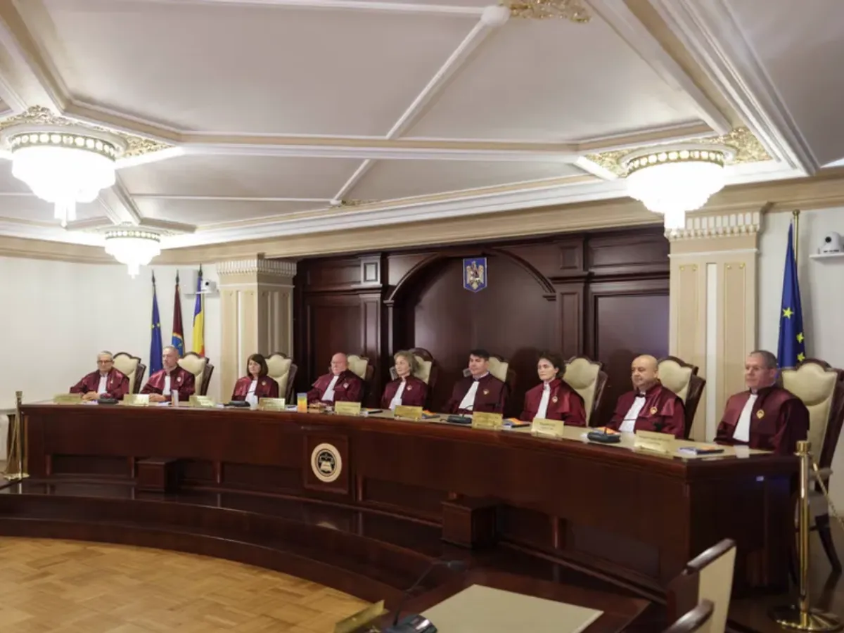 Majorarea taxelor, amânată de CCR. Măsura nu va mai intra în vigoare la 1 ianuarie