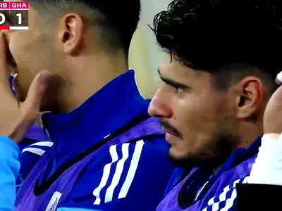 Ce lovitură: Florinel Coman, OUT după 30 de minute! Cum a fost surprins pe bancă