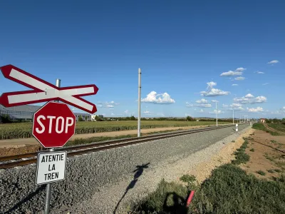 Liniile ferate moderne au traverse din beton. CFR folosește însă și traverse din lemn. Explicația? - Foto: Facebook (Imagine cu rol ilustrativ)