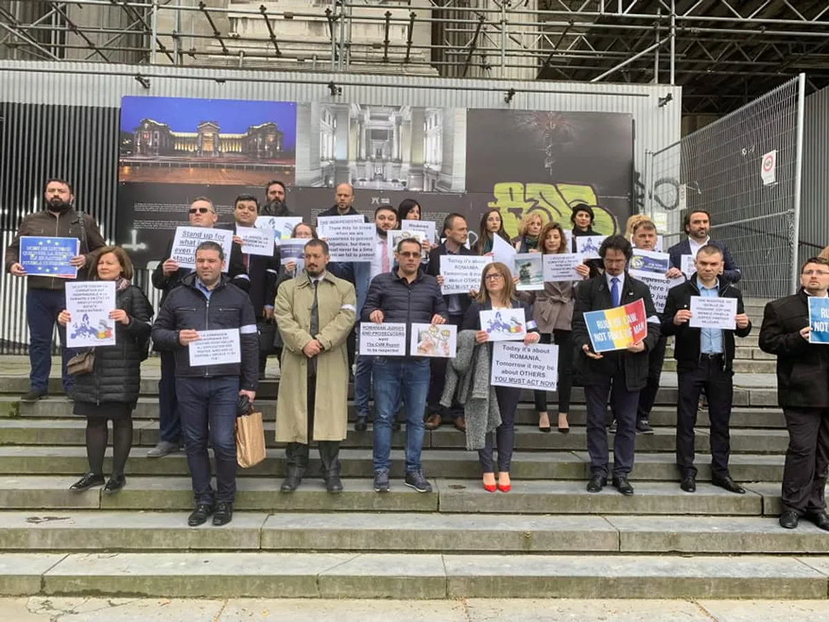 Protestul magistraților români, la Bruxelles: FOTO: Cristi Danileț/Facebook