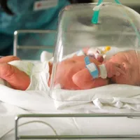 Nou născuții sunt puși în pericol de către angajații Maternității Giulești. Foto Inquam Photos/George Călin