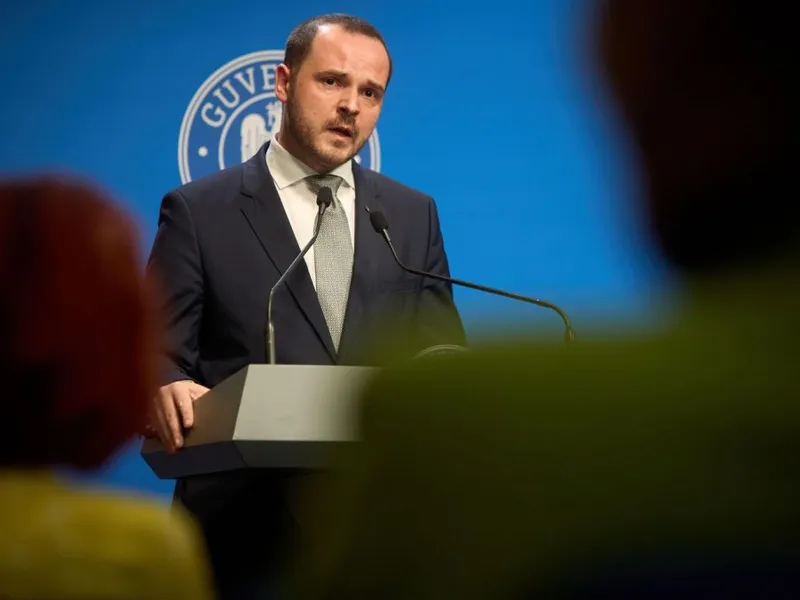 Alexandru Rogobete, ministrul Sănătăţii, cere demisia şefului Centrului de Arşi de la Floreasca - Foto: Profimedia Images