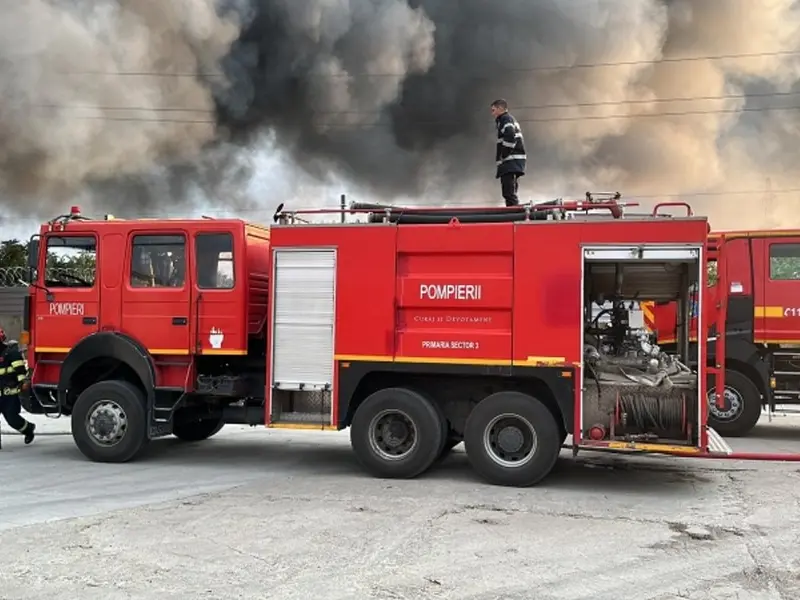 Incendiu la un depozit din Ilfov - Foto: ISU Ilfov