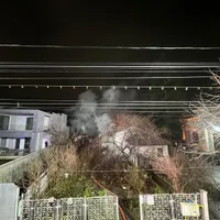 Un incendiu puternic a cuprins două case din Bacău. 22 de pompieri au intervenit să stingă flăcările foto: ISU Bacău