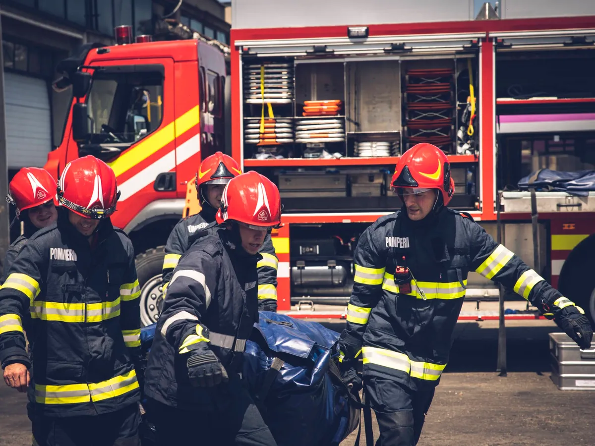 Incendiu la un depozit de muniție. Zeci de persoane au fost evacuate