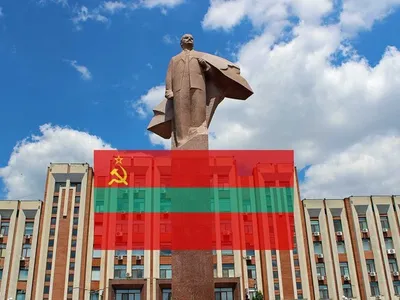Statuia lui Lenin din fața Parlamentului Transnistriei/Foto: balcanicaucaso
