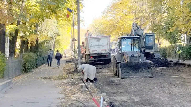 Bătrânică traversând „craterele” - Foto: vremeanoua
