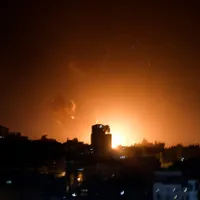 Bombardamente puternice  asupra unui complex militar subteran al Hamas la Gaza - FOTO: Profimedia