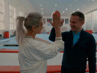 Campioanele Sabrina și Camelia Voinea susțin echipa lui Ioan Suciu pentru Federației de Gimnastică - Foto: NWR