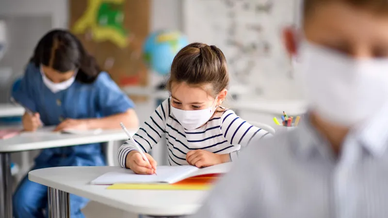 Trei sferturi dintre profesori și părinți și peste jumătate dintre copii consideră necesară redeschiderea școlilor/FOTO: Getty