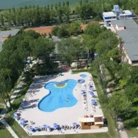 Hotelier din Mamaia, fost senator PSD, despre sezonul 2023: „Oameni puțini. E foarte scumpă plaja” - Foto: familytravel.ro