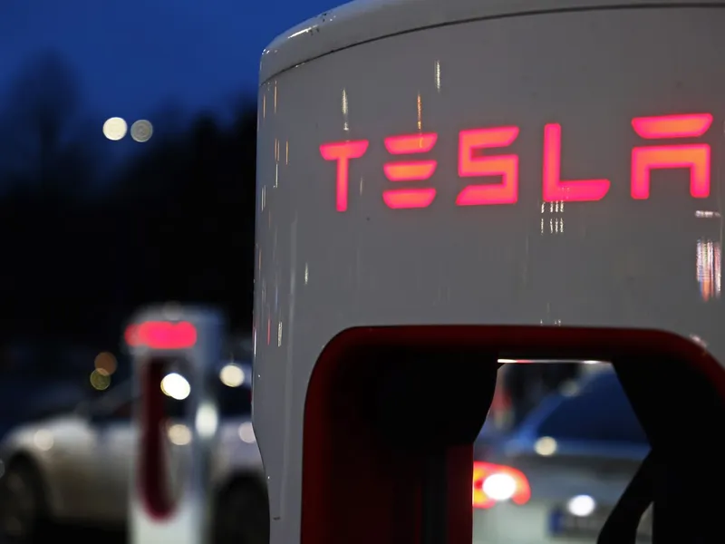 Încărcare pentru toate mașinile electrice, la Tesla Supercharger din România. kW-ul costă cât GPL-ul - Foto: Profimedia Images - Imagine cu rol ilustrativ