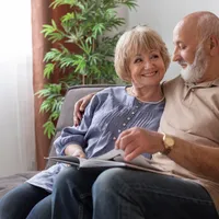 Când vor crește pensiile în România? Pensionarii vor primi mai mulți bani din 6 în 6 luni  Foto: Frepik (fotografie cu caracter ilustrativ)