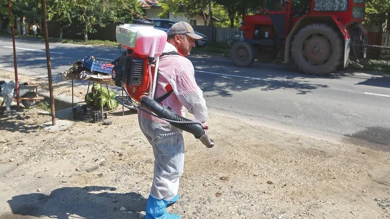 EPIDEMIE. Geronimo Brănescu, alături de Paul Stănescu, coordonează acțiunile de stârpire a focarelor  de pestă porcină din România