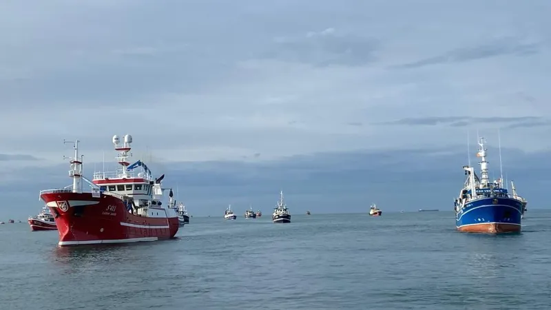 Pescarii irlandezi au trimis la plimbare Marina de război a Rusiei /foto: rte