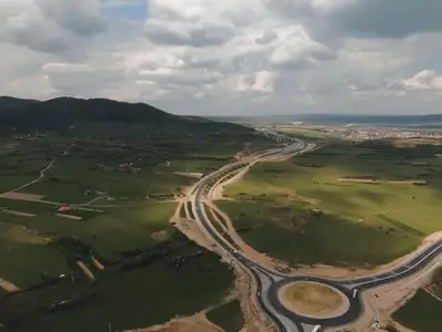 Autostrada Sibiu-Pitești mai așteaptă. Turcii consiliați de Ponta, dar și statul, întârzie proiectul - Foto: captură video