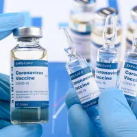 SUA a aprobat vaccinul anti-COVID de la Pfizer pentru adolescenţii  / CIDRAP