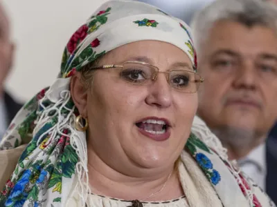 Diana Șoșoacă a ajuns „vedetă” în presa de la Kiev după ce a declarat că „îi va rupe picioarele lui Volodimir Zelenski”