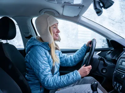 10 sfaturi esențiale pentru șoferi, pentru a conduce în siguranță pe zăpadă și gheață - Foto: Freepik (imagine cu rol ilustrativ)