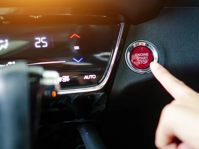 Ai mașină cu sistem Start & Stop? Mecanicii explică cum trebuie să-l utilizezi pentru a nu o strica - Foto: Freepik (Imagine cu rol ilustrativ)