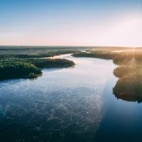 Ce județe sunt sub avertizare de inundații? Meteorologii au anunțat Cod portocaliu foto: Freepik (fotografie cu caracter ilustrativ)