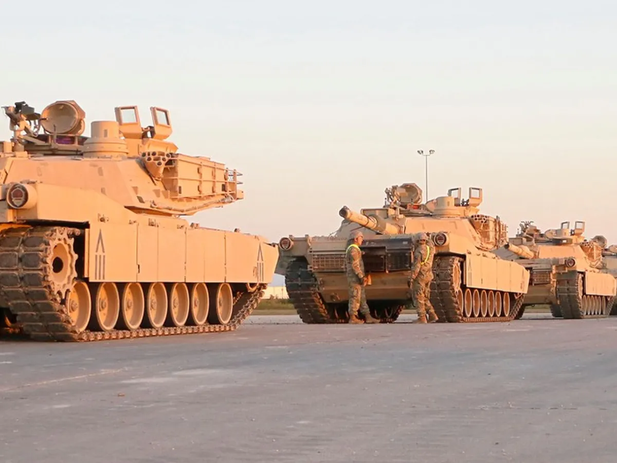 VIDEO Operațiune NATO cu tancuri aproape de granița cu Rusia. M1 Abrams ajunge primul pe Flancul estic