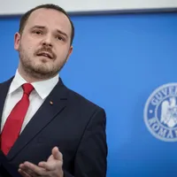 Alexandru Rogobete schimbă regula gărzilor. Rezidenții vor fi remunerați pentru orele suplimentare de muncă - Foto: Facebook/Alexandru Rogobete