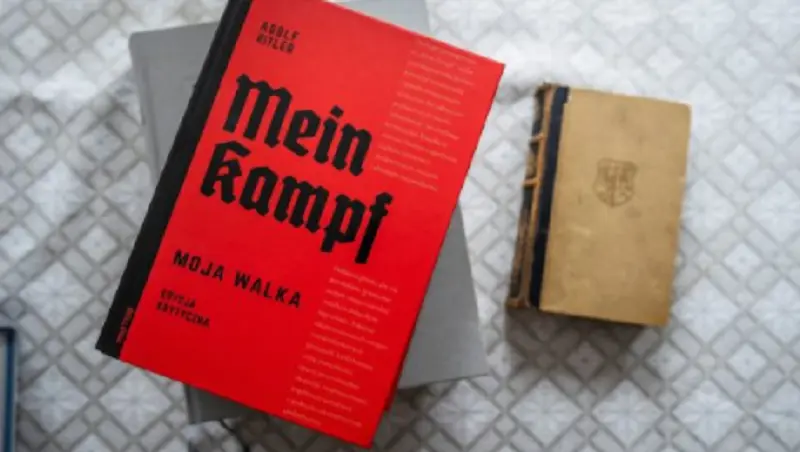 O ediţie adnotată a „Mein Kampf” urmează să fie publicată în Polonia, un „omagiu adus victimelor”, afirmă autorul/FOTO: Twitter