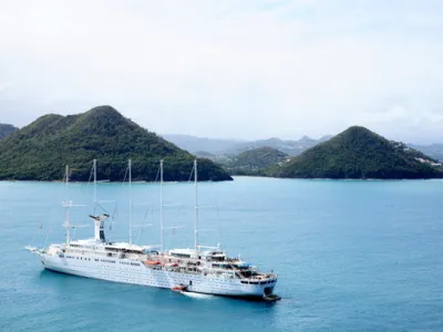 O femeie a fost uitată de nava de croazieră pe o insulă din Marea Barieră de Corali. Ea a fost găsită moartă