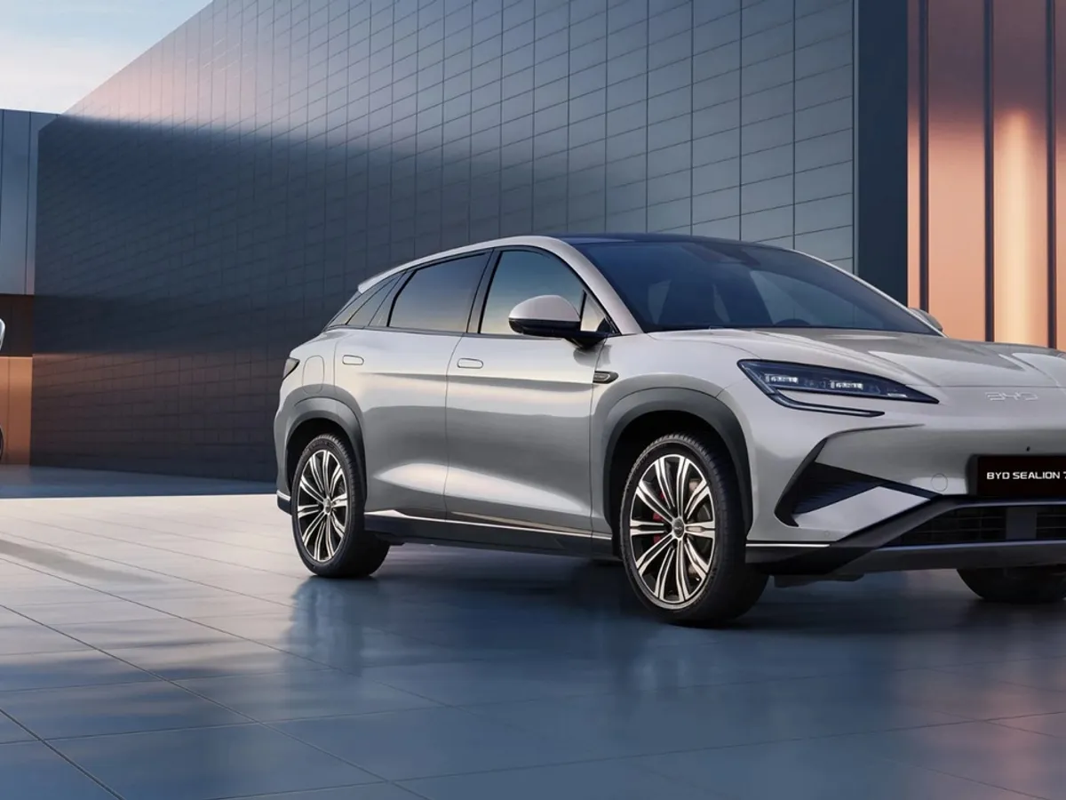 BYD România domină piața mașinilor care nu depind 100% de combustibil