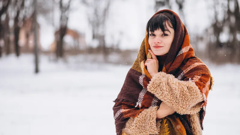 SĂRBĂTOARE 25 NOIEMBRIE cruce neagră. Dacă te plângi de vremea rea, te îmbolnăvești. Sf. Ecaterina - Foto: Freepik (Imagine cu rol ilustrativ)
