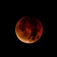 Vineri noapte, cea mai lungă eclipsă de Lună din secolul XV până în prezent/foto: news9