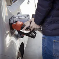 Carburanții sunt în continuă creștere. Un plin costa cu 50% mai mult față de anul trecut/FOTO: Unsplash