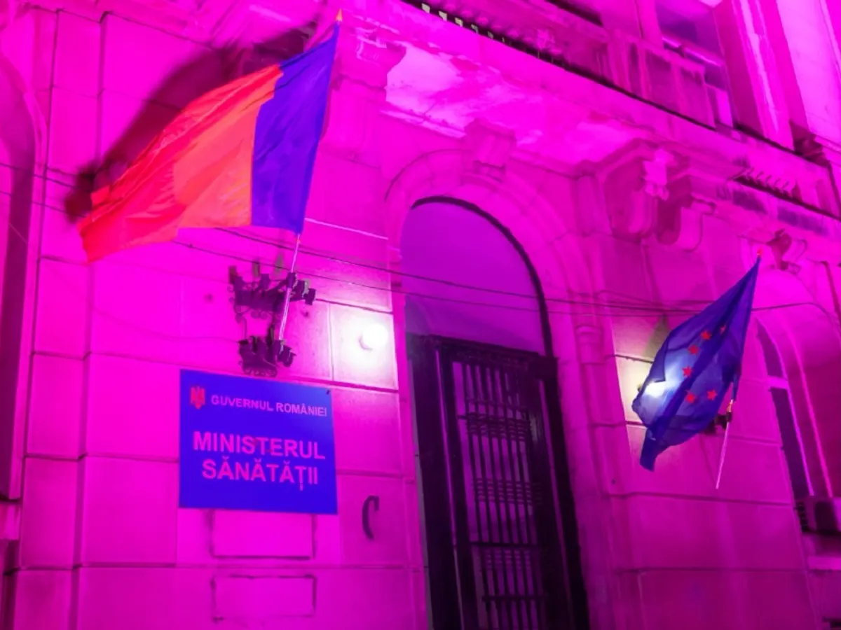 Clădirea Ministerul Sănătății, iluminată în roz timp de 4 ore. Care e motivul?