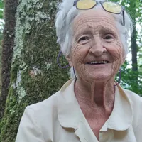 Femeia de 100 ani care a învins cancerul. Mănâncă ce cultivă și nu stă în casă. Ce face zi de zi - Foto: Instagram / Inaxi Lasa