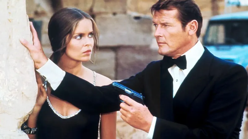 THE SPY WHO LOVED ME 1977 United Artists film cu Barbara Bach and Roger Moore - Foto: Profimedia Images