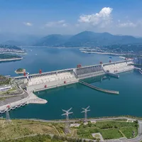 China. Vedere aeriană a barajului Trei Defileee, din orașul Yichang, provincia Hubei - Foto: Profimedia Images