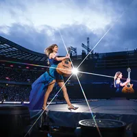 FIȚI BUNI Swift cântă pe 7 iunie 2024, în Edinburgh, Scoția. Ea a observat că un fan avea nevoie de ajutor și a oprit concertul până când a primit asistență
