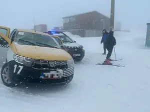 Cocalar „level 47”. Un taximetrist a urcat pe pârtie cu mașina să lase un client. Ireal cum explică - Foto: gazetadecarasseverin.ro