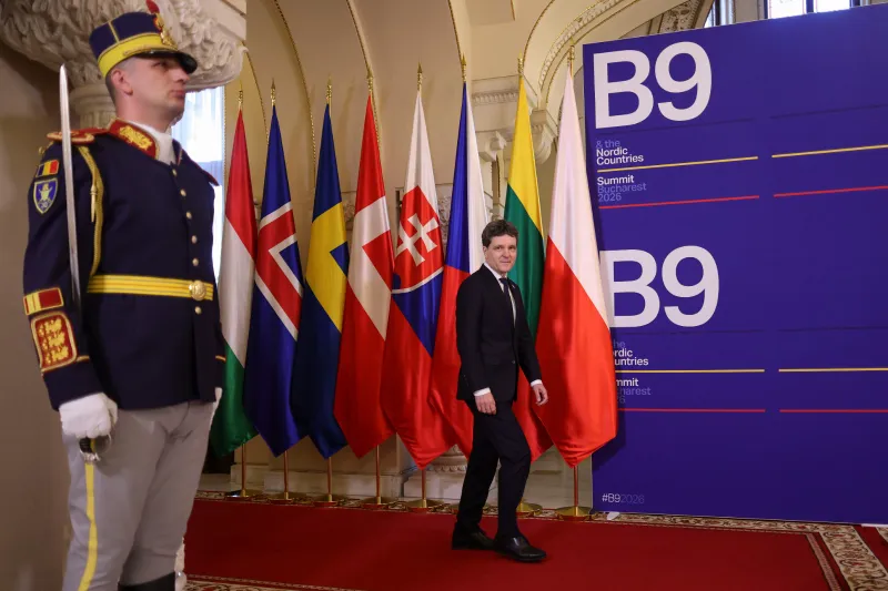 b9