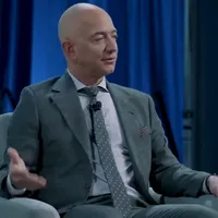 Jeff Bezos decolează spre spațiu alături de cel mai vârstnic dar și de cel mai tânăr astronaut/FOTO: Twitter/jeffbezos