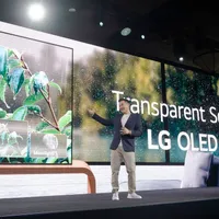 CES 2024: TV-ul translucid de 2 metri, robo-pantofii care „aleargă” cu 10 km/h, vitraliul-voltaic - Foto: Profimedia Images